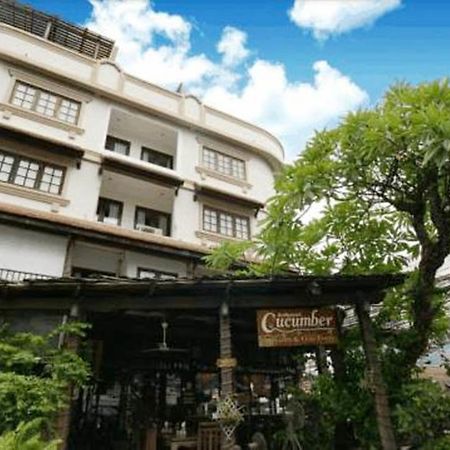 Cucumber Inn Suite Pattaya Ngoại thất bức ảnh