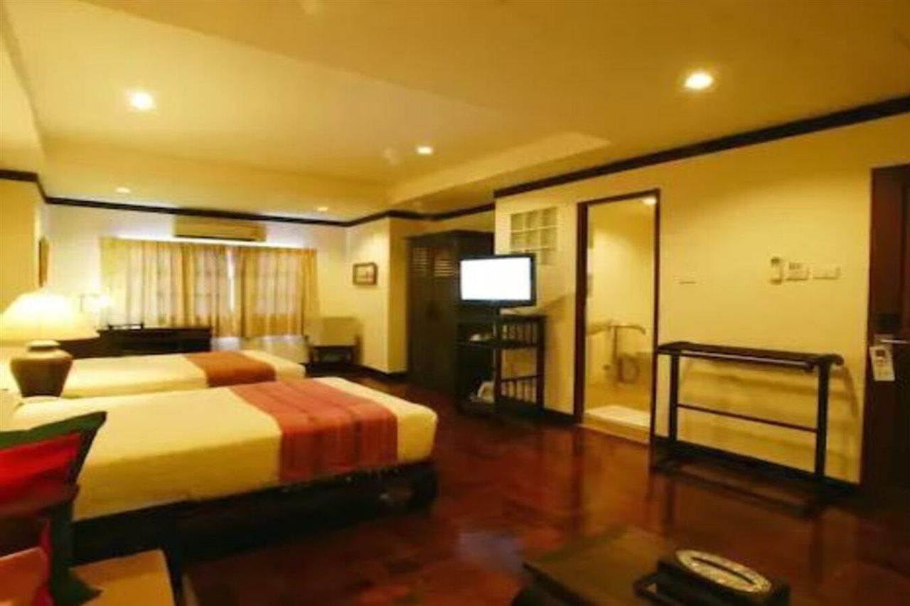 Cucumber Inn Suite Pattaya Ngoại thất bức ảnh