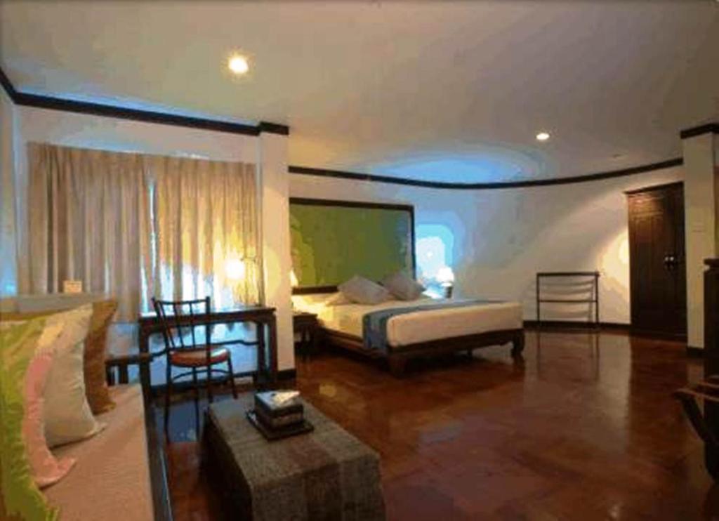 Cucumber Inn Suite Pattaya Phòng bức ảnh