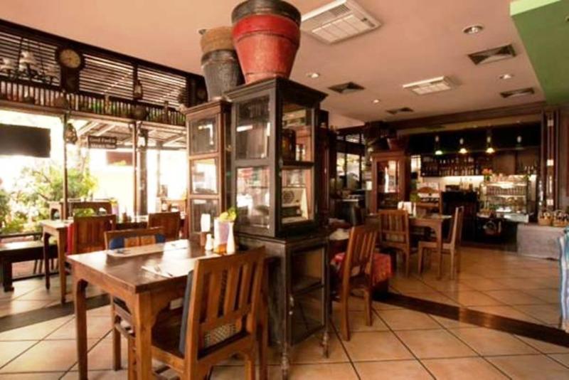 Cucumber Inn Suite Pattaya Ngoại thất bức ảnh