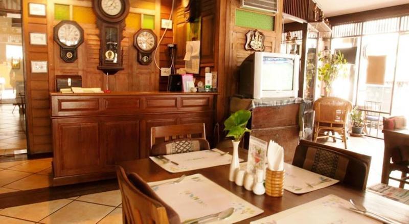 Cucumber Inn Suite Pattaya Ngoại thất bức ảnh